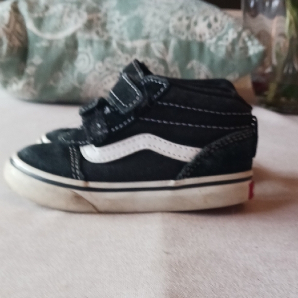 Vans Black and White High-Top Sneakers with Velcro Strap - Picture 1 of 5